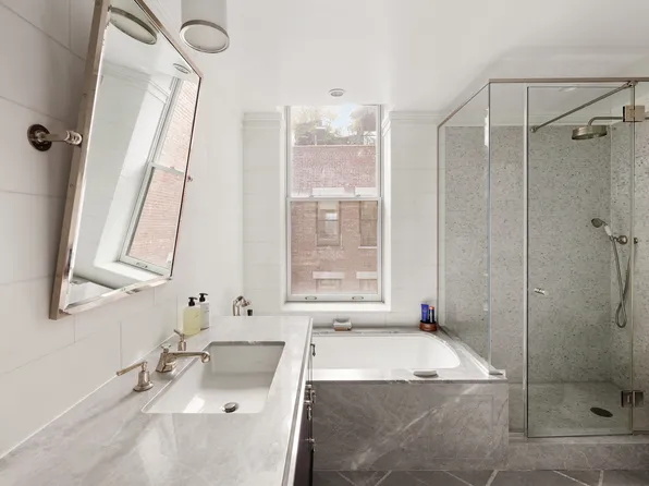 31 West 11th Street image 9 of 20