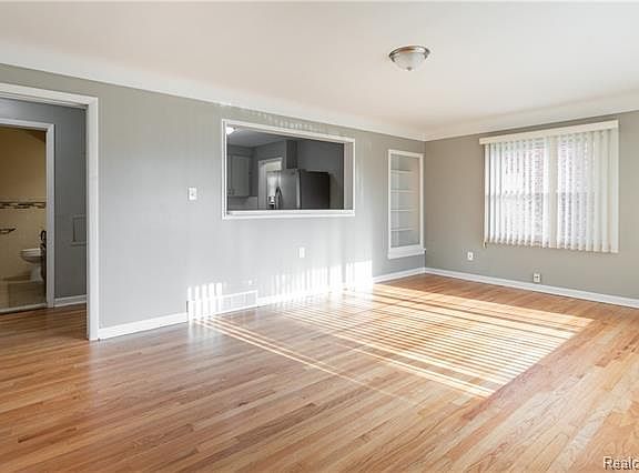 4th image of 8634 Lochdale St