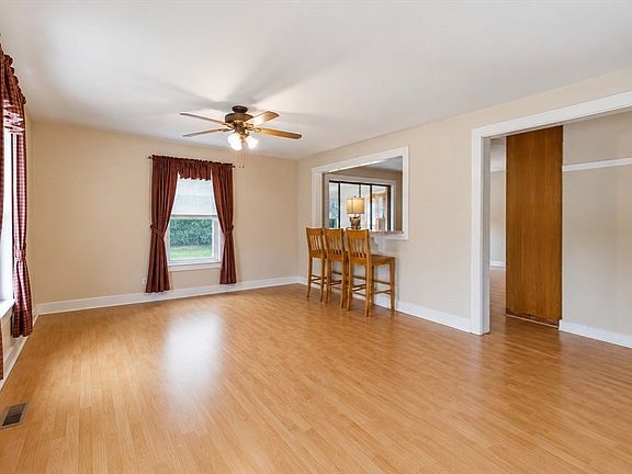 4th image of 14 Highland Ave