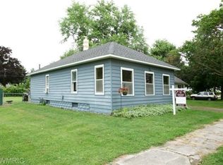 611 Spring St, Three Rivers, MI 49093