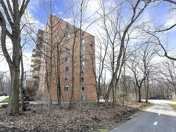 5th image of 50 S Rocky River Dr APT 204