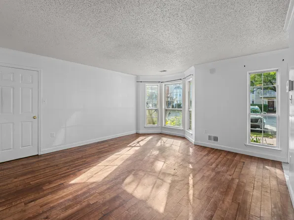 47 Dogwood Street image 5 of 22