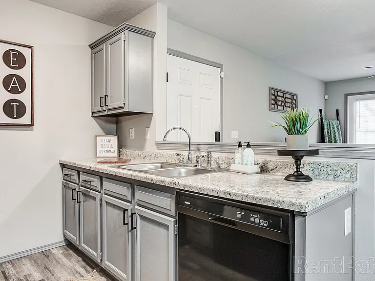 South Valley Apartments — Photo 46