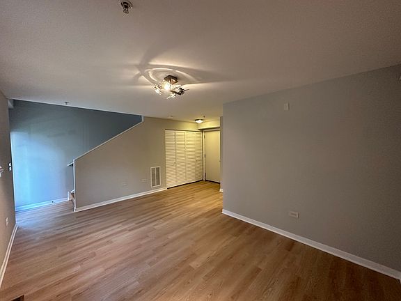 4th image of 2323 S Wabash Ave