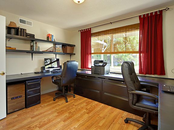 4th image of 612 Marina Cir