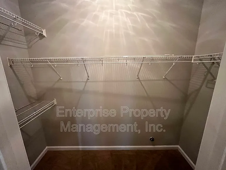 10178 Sterling Ridge Dr — Photo 13