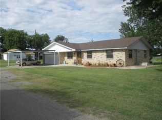 202 S Pine Ave, Erick, OK 73645