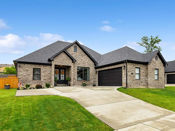 3rd image of 2508 Hurricane Gardens Dr