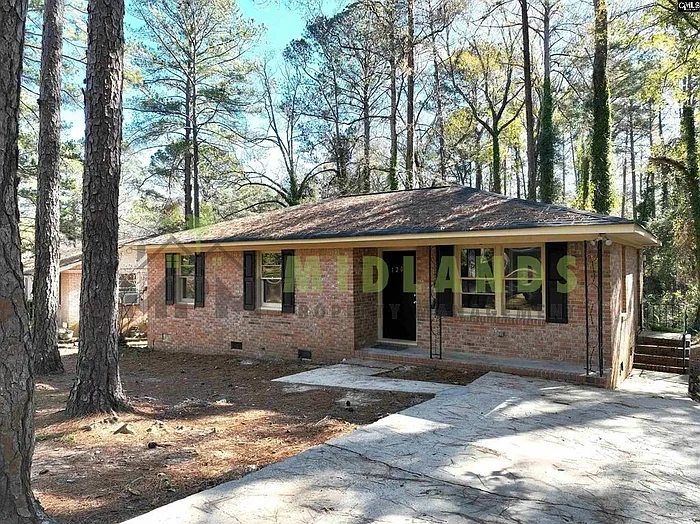 120 Larchwood Dr
