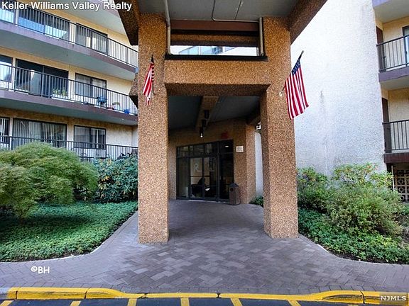 4th image of 521 Piermont Ave APT 329A