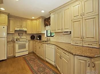 3rd image of 18 Northgate Cir