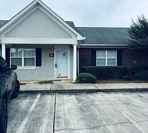 2nd image of 2885 Florence Dr