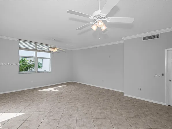 2421 NE 65th St APT 602, Fort Lauderdale, FL 33308