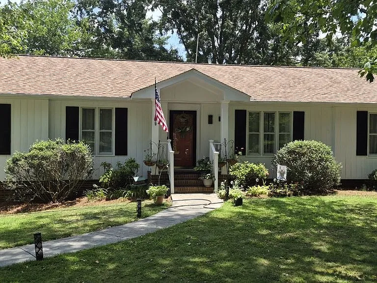 1741 Brandywine Dr — Photo 2