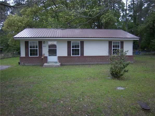 1803 Sunnyside Dr, Waycross, GA 31501
