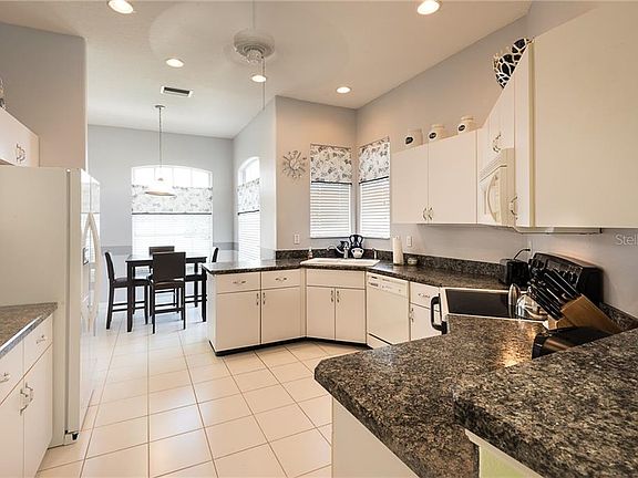 5th image of 26371 Feathersound Dr