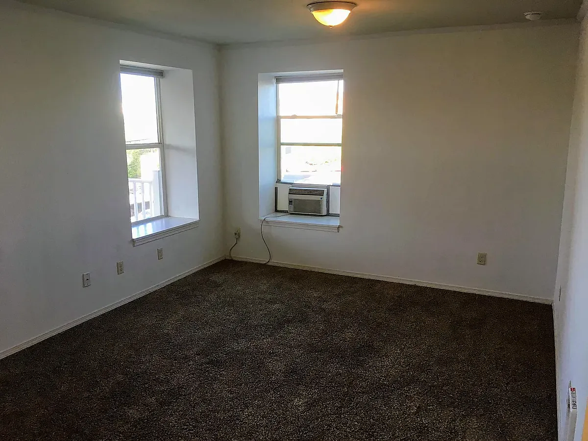 2 bed, 600 sqft, $1,100 — Photo 2
