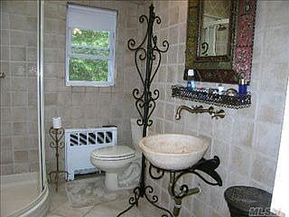 5th image of 4 Harbor Park Dr