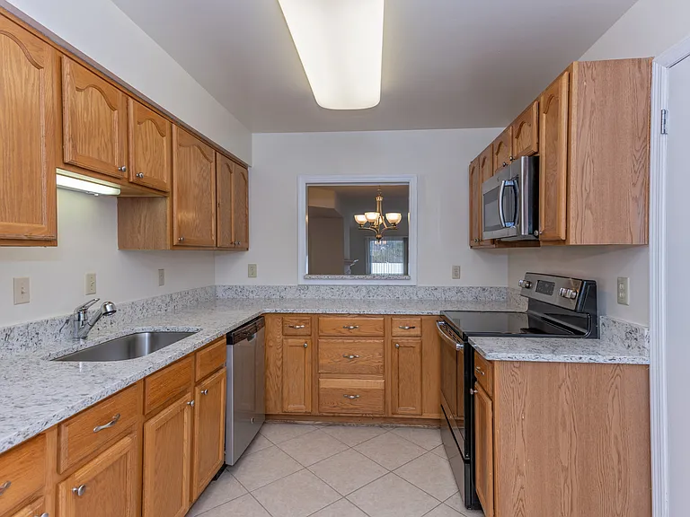 Indian Creek Apartments and Townhomes — Photo 131