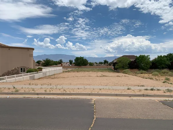 6408 Thunderbird Cir NW, Albuquerque, NM 87120