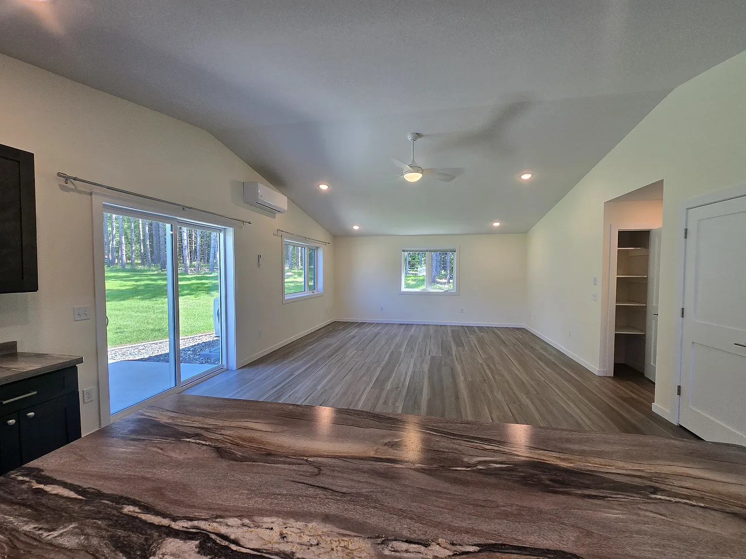 2 bed, 1360 sqft, $1,850 — Photo 4