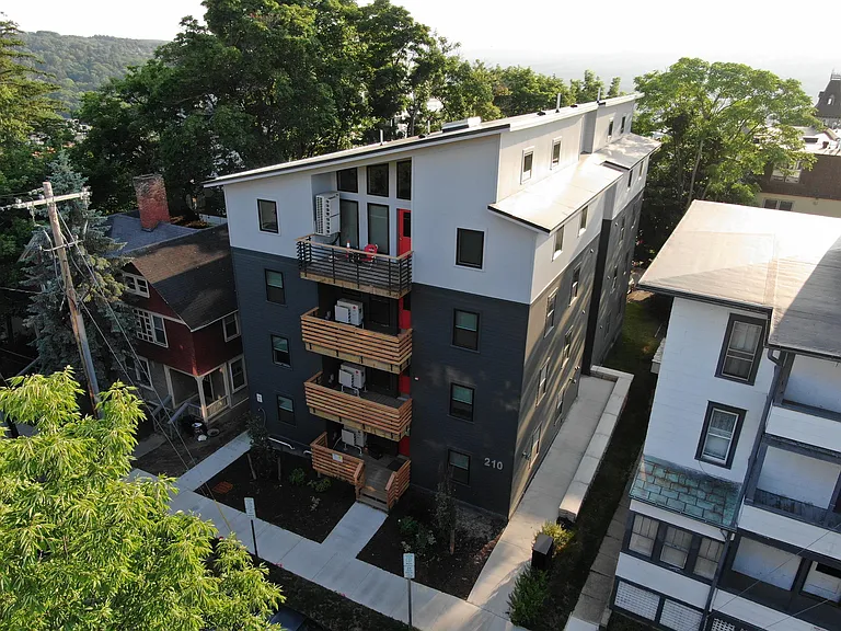 210 Linden Ave — Photo 1