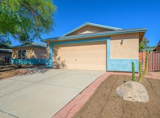 10235 E Rainbow Meadow Dr, Tucson, AZ 85747