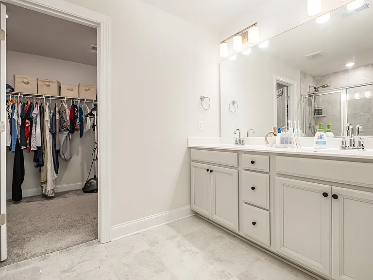 1063 Holland Ridge Way — Photo 34