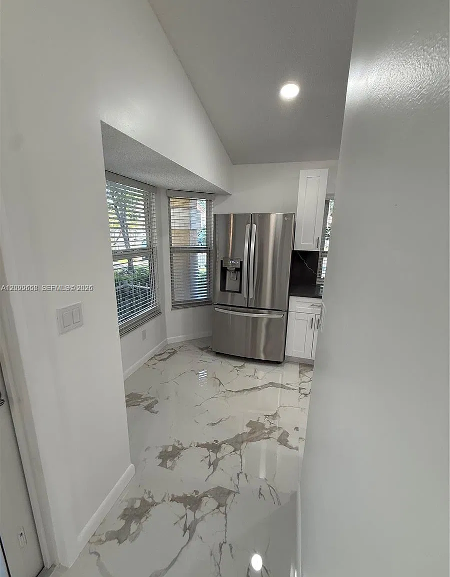2 bed, 848 sqft, $2,500 — Photo 1