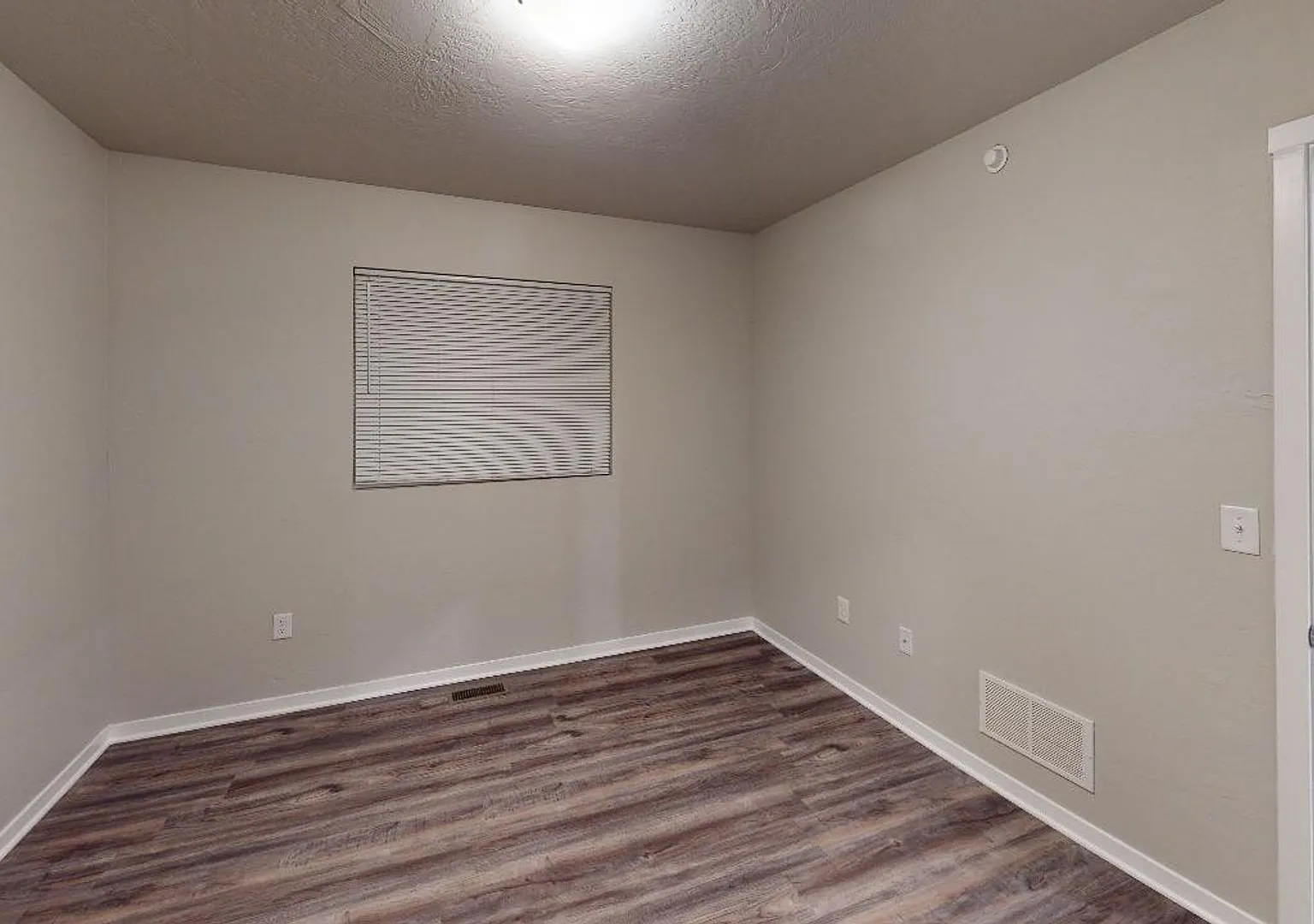 3 bedroom 2 bathroom townhome in Box Elder — Photo 4