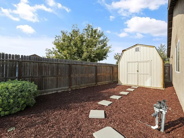 2423 W Corvina Ave — Photo 24