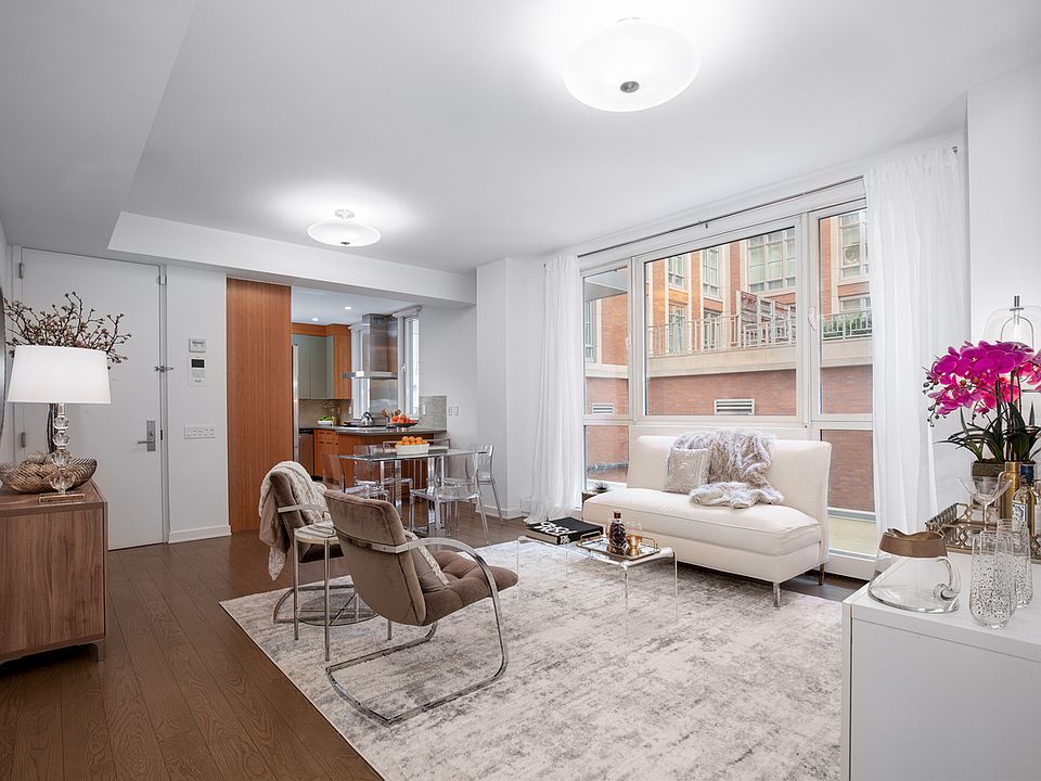 1st image of 22 Renwick St #2B
