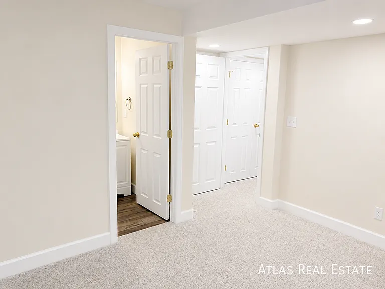 1071 Thornbury Pl — Photo 15