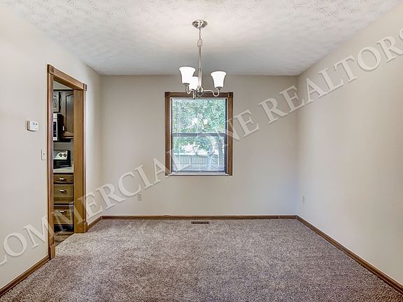 3rd image of 7907 Chetenham Dr