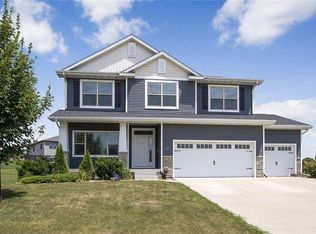 1671 Lakeview Dr, Pleasant Hill, IA 50327