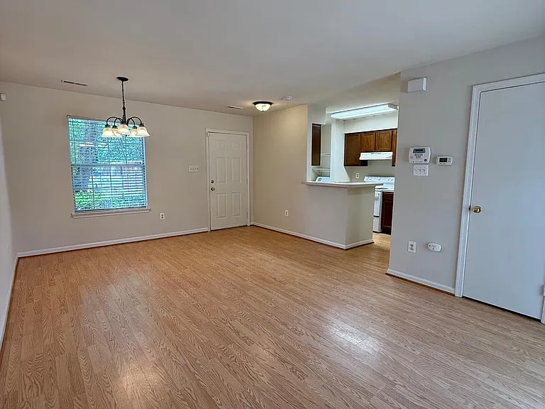 106 Wind Ridge Dr — Photo 4