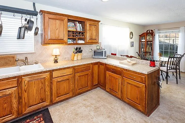 3 bed, 2.0 bath, 1568 sqft, $2,200 — Photo 4