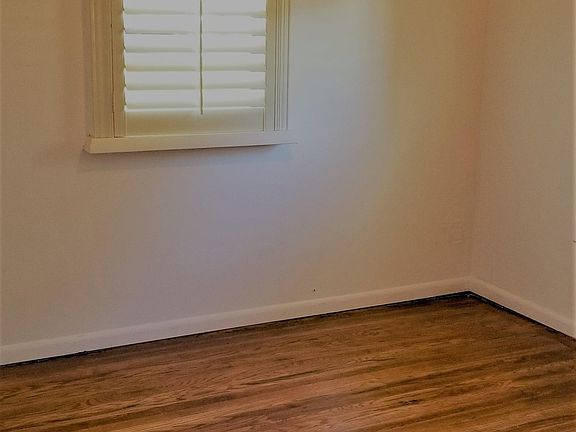 5th image of 755 Sayre Ave