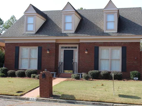 1504 Charleton Dr, Montgomery, AL 36106
