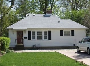 2233 Glenview Rd, Glenview, IL 60025