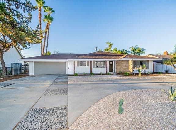 2nd image of 40897 Cavalier Dr