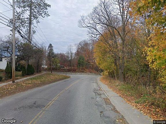 Exterior Neighborhood (street photo)