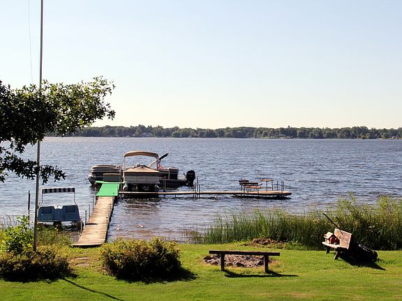5th image of 18425 Lakeview Point Dr NE