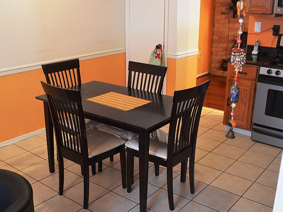Kitchen dining area