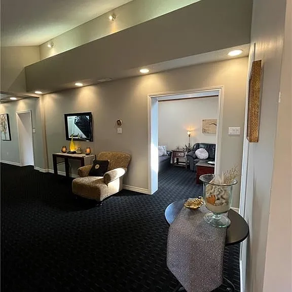 56 King St W #A — Photo 4
