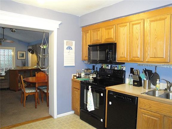 5th image of 2810 New England St