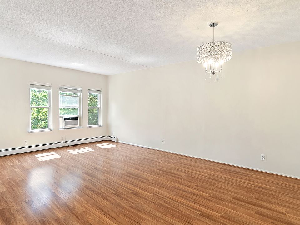 1st image of 35 W 118th St APT 3