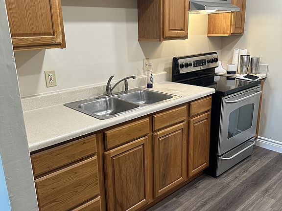2nd image of 903 E Bougainvillea Ave APT B