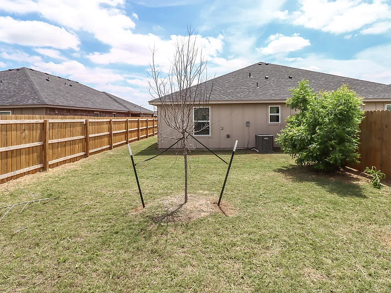 6203 Twistleaf Ln #B — Photo 32