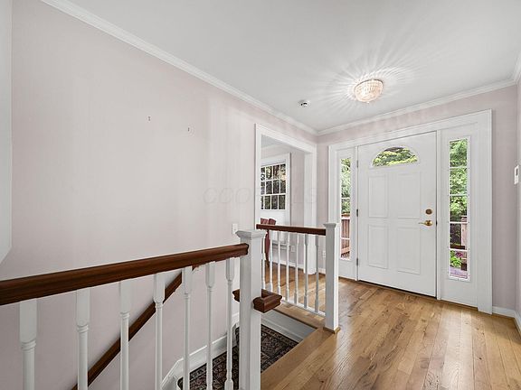 4th image of 225 Summit St